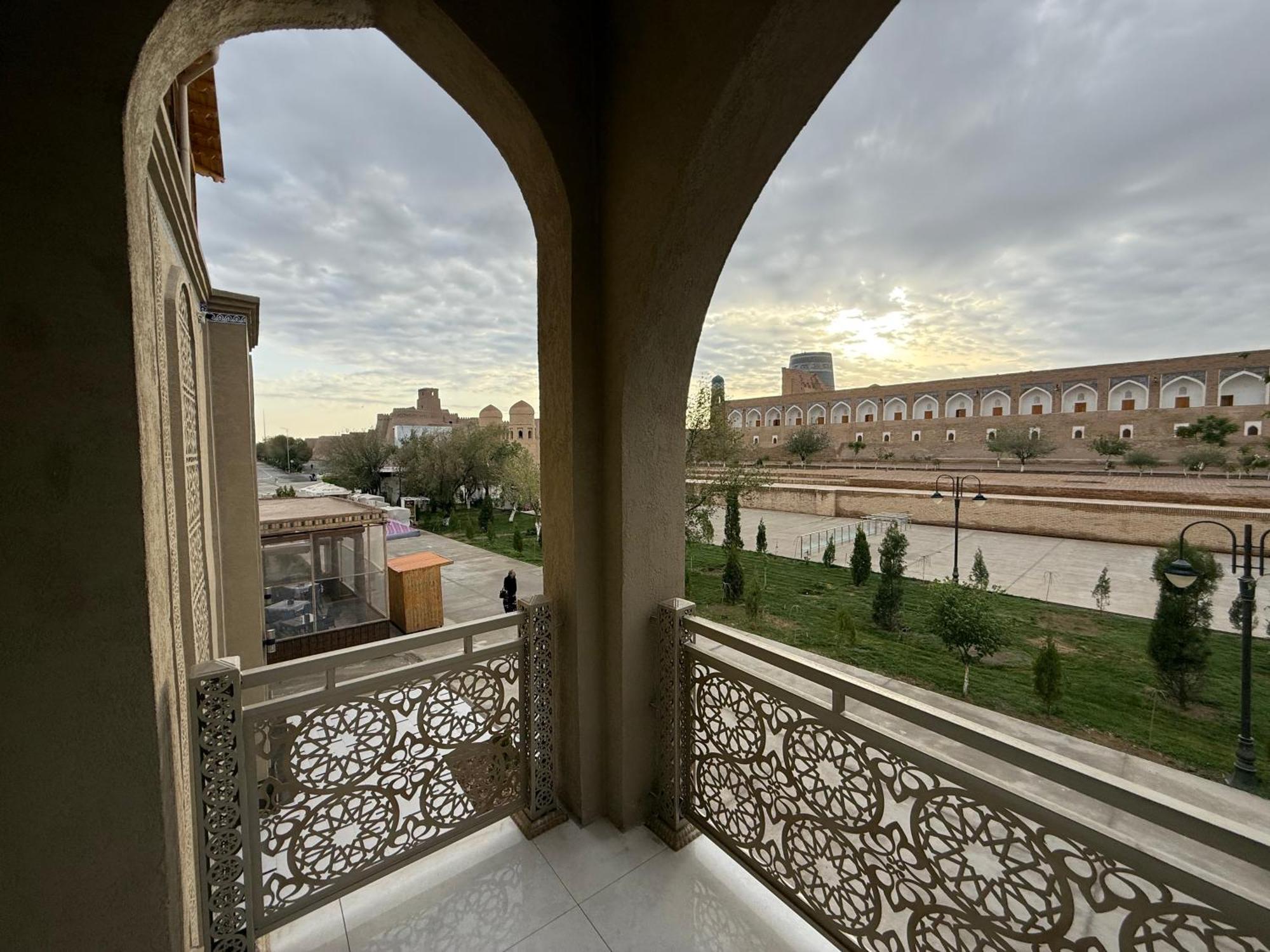 Isakhoja Hotel Khiva Exterior photo
